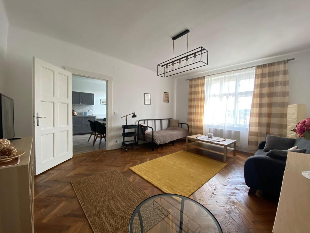 Appartamento Apartman Xaveriova Praga Esterno foto