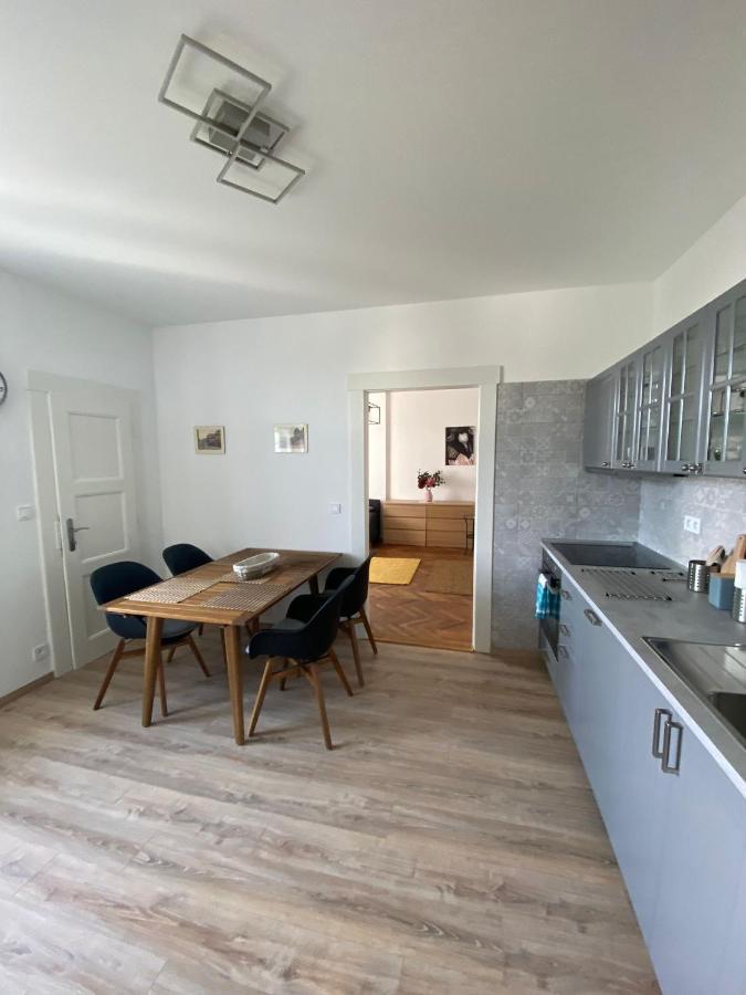 Appartamento Apartman Xaveriova Praga Esterno foto